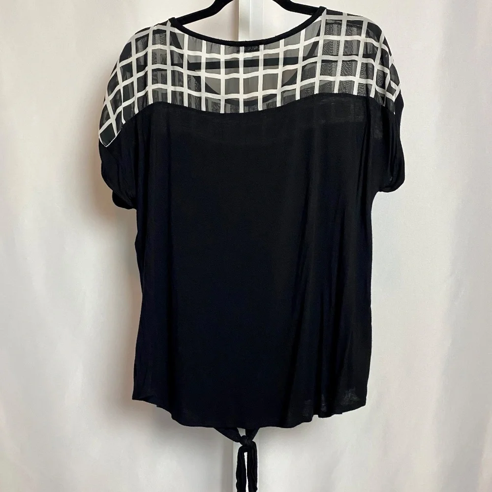 💙5/$15 Carol Rose Womenʻs Black and White Dress Top w/ Tie at Hem Large